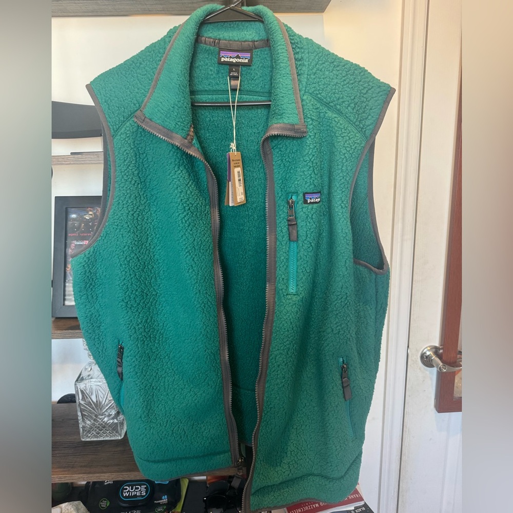 NWT Patagonia Fleece Vest SZ Large